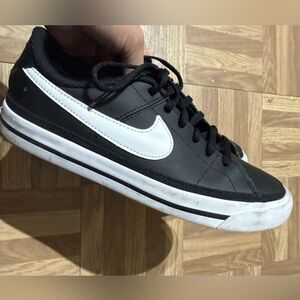 Kids Nike Court Legacy size 4.5Y
